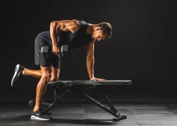 Kulmasoutu käsipainoilla liikeopas